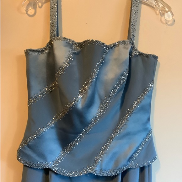 Women Long Evening Gown With Jacket Size 6. - Picture 4 of 16